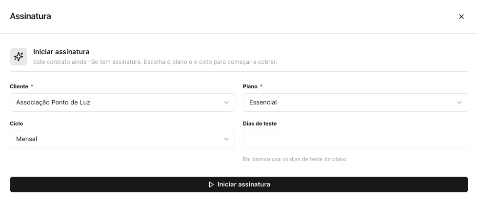 Painel Iniciar assinatura com Cliente Associação Ponto de Luz, Plano Essencial, Ciclo Mensal e Dias de teste em branco