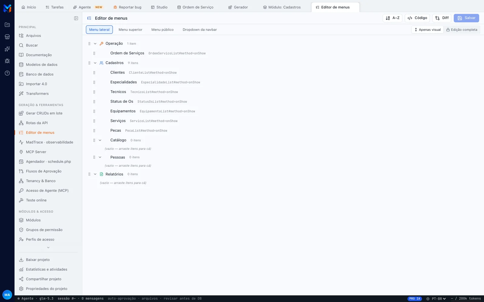Editor de menus na aba Menu lateral, modo Apenas visual, com Operação em cima (1 item), Cadastros aberto (9 itens) e Relatórios vazio
