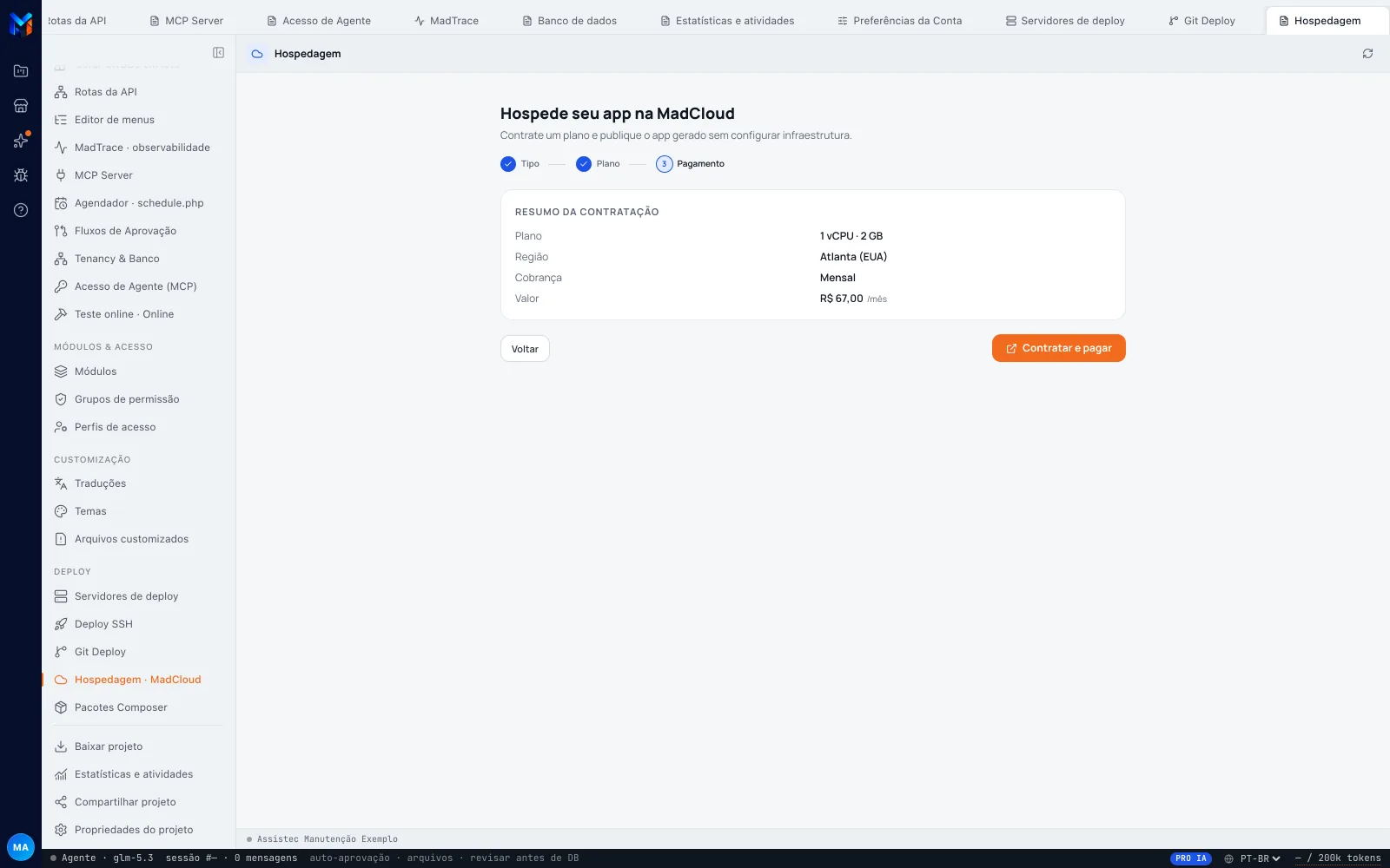 Passo 3 Pagamento do assistente, com o cartão RESUMO DA CONTRATAÇÃO — Plano 1 vCPU · 2 GB, Região Atlanta (EUA), Cobrança Mensal, Valor R$ 67,00/mês — e os botões Voltar e Contratar e pagar, sem nenhum dado de cartão na tela. É o plano que a aula escolhe; os valores são os da tabela de preços na data do print