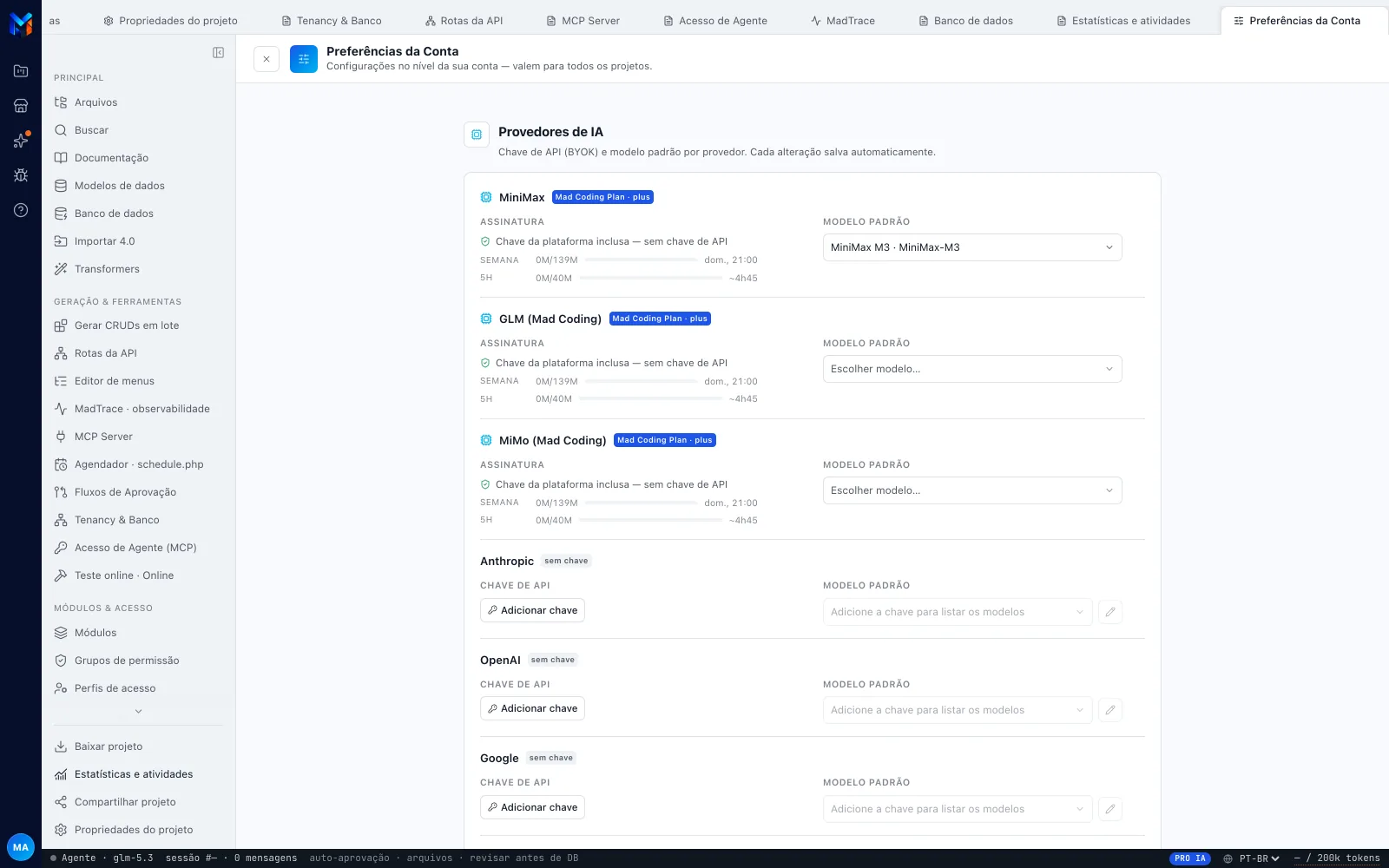 Aba Preferências da Conta na seção Provedores de IA: os provedores do Mad Coding Plan com Chave da plataforma inclusa e o consumo da franquia, e os provedores BYOK com o selo sem chave e o botão Adicionar chave — nenhuma chave visível