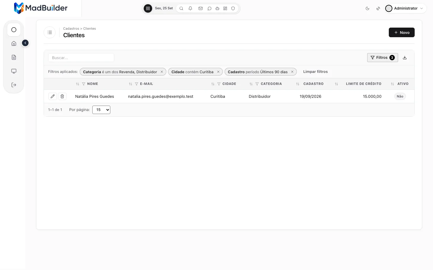Listagem filtrada com a barra Filtros aplicados mostrando as três condições como etiquetas removíveis e o botão Filtros com o número 3