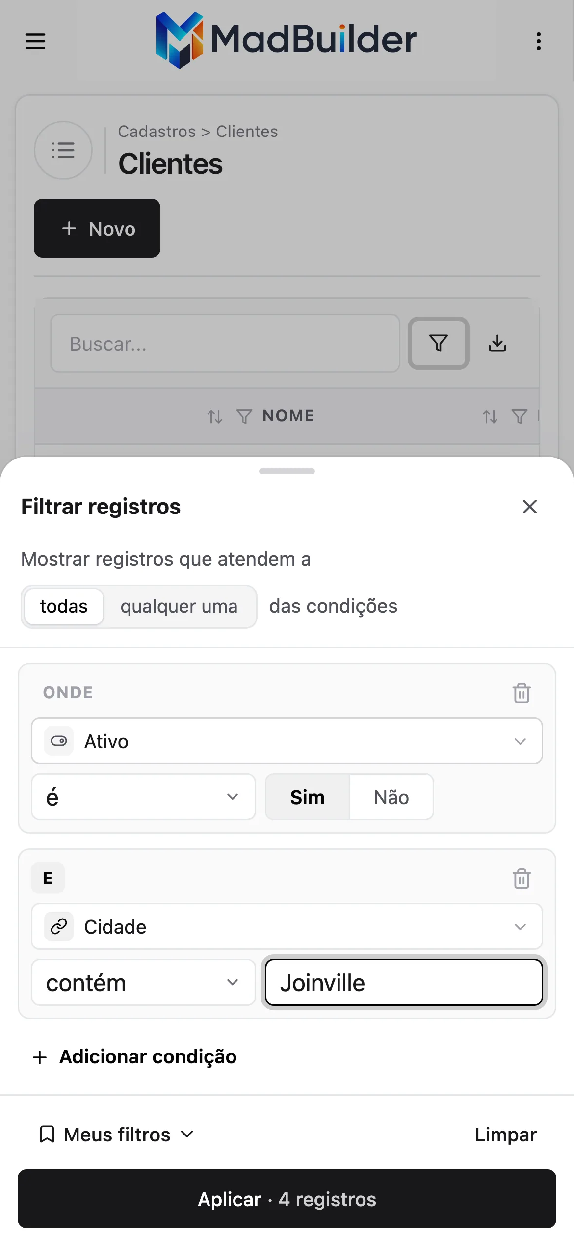 Painel de filtros no celular, aberto de baixo para cima, com as condições em cartões e o botão Aplicar ocupando a largura toda